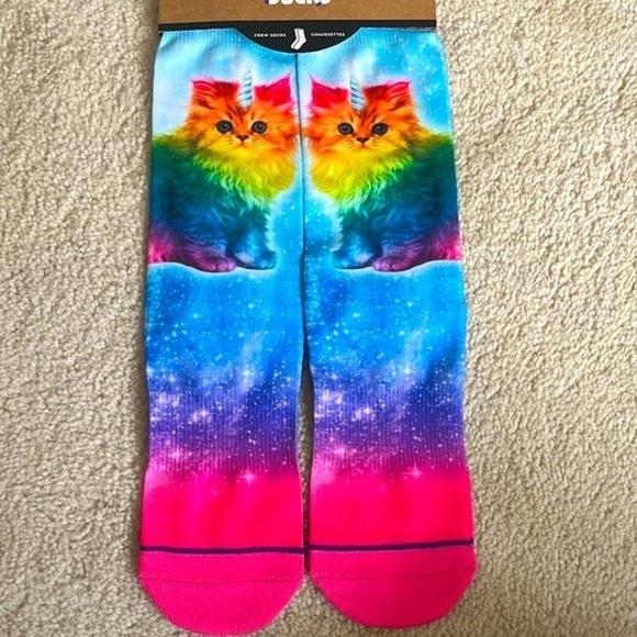 Brand New Hallmark Toe of A Kind Colorful Rainbow Unicorn Kitten Crew Socks - Picture 2 of 9